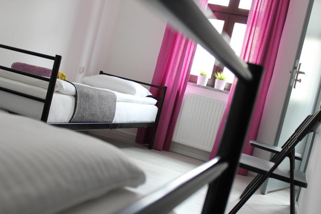 بوزنان Soda Hostel & Apartments الغرفة الصورة