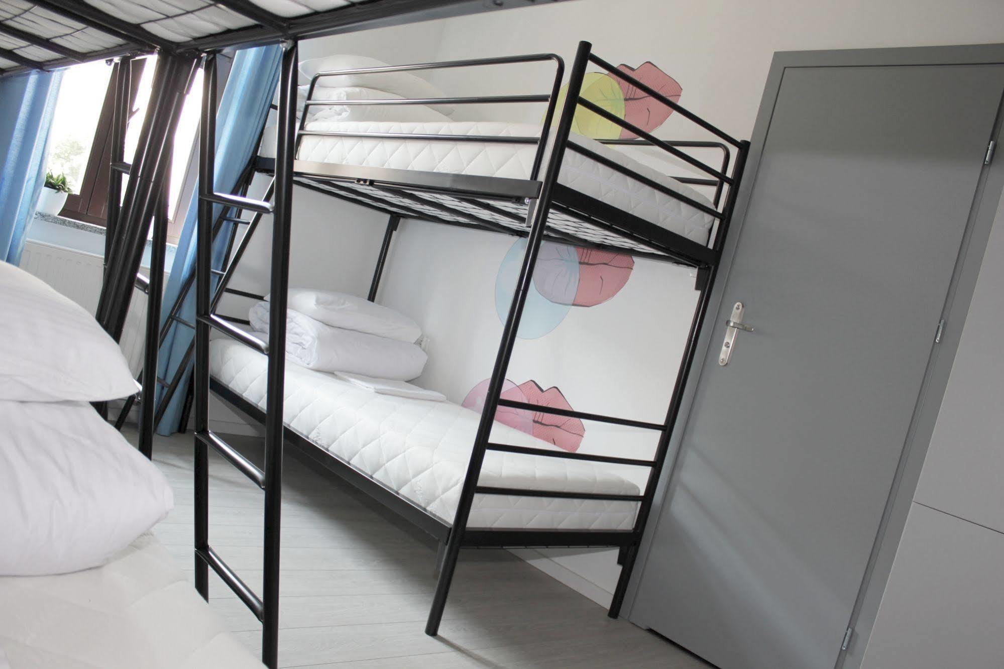 بوزنان Soda Hostel & Apartments المظهر الخارجي الصورة