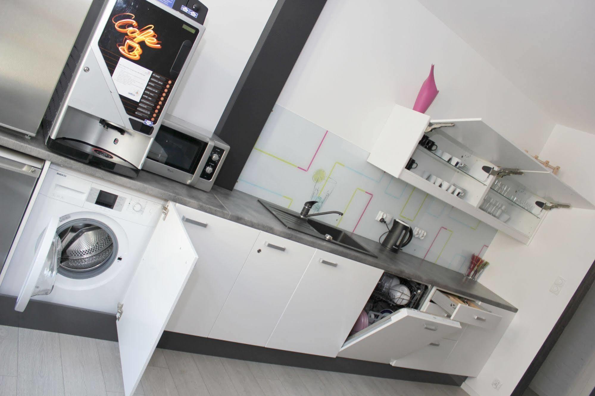 بوزنان Soda Hostel & Apartments المظهر الخارجي الصورة